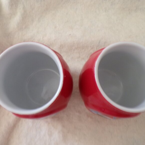 2 Elf On The Shelf Ceramic Red Mugs Christmas Hot Cocoa Coffee New - Picture 5 of 6